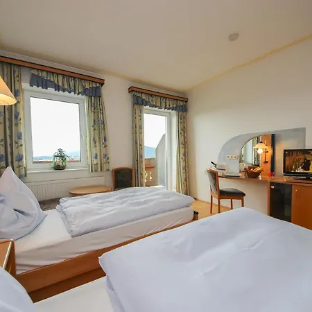 ゲストハウス Landgasthof Franz Josef シュトラスヴァルヘン