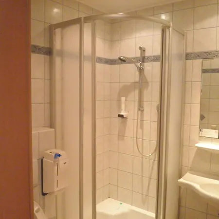 Landgasthof Franz Josef ゲストハウス シュトラスヴァルヘン