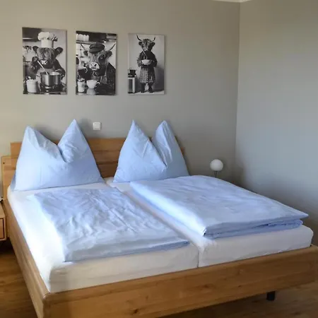 Landgasthof Franz Josef ゲストハウス シュトラスヴァルヘン