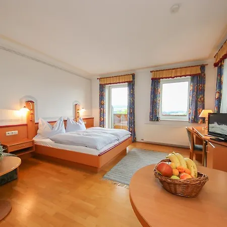 Landgasthof Franz Josef シュトラスヴァルヘン